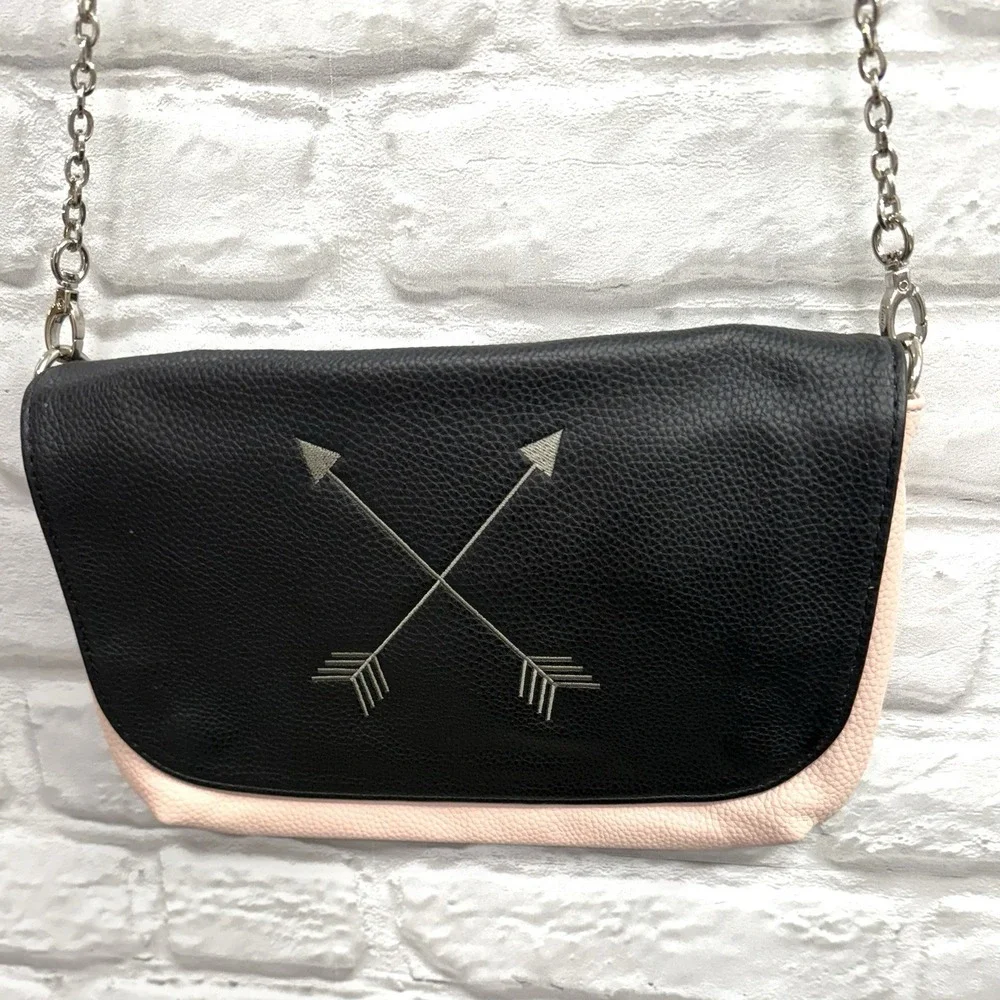 Thirty One 31 Classic Crossbody Pink‎ Black Arrow Purse Faux Leather Adjustable